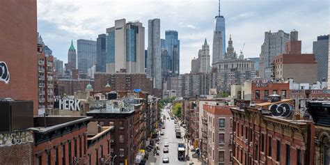Average Manhattan monthly rent rises to record $5,588
